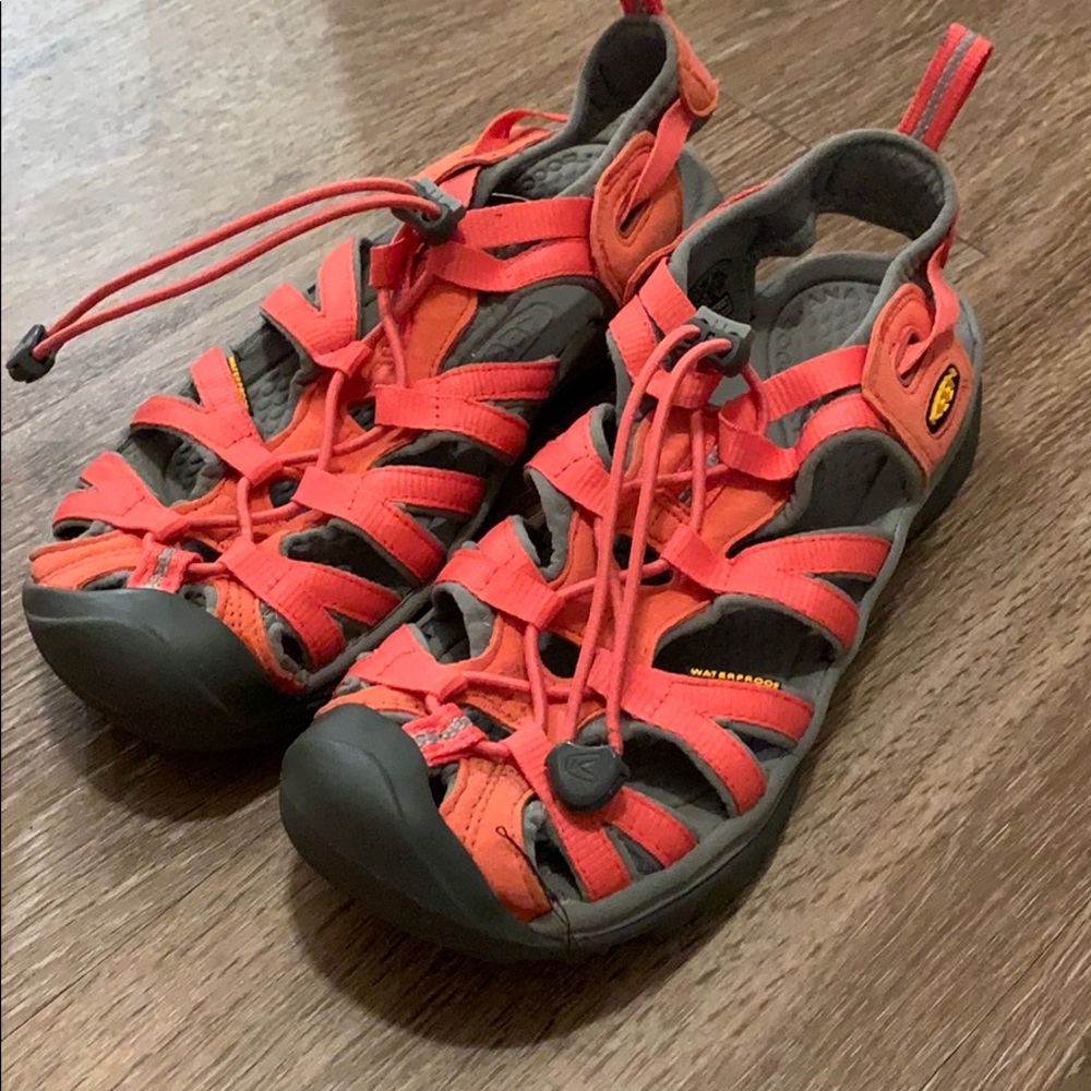 Women’s Keens